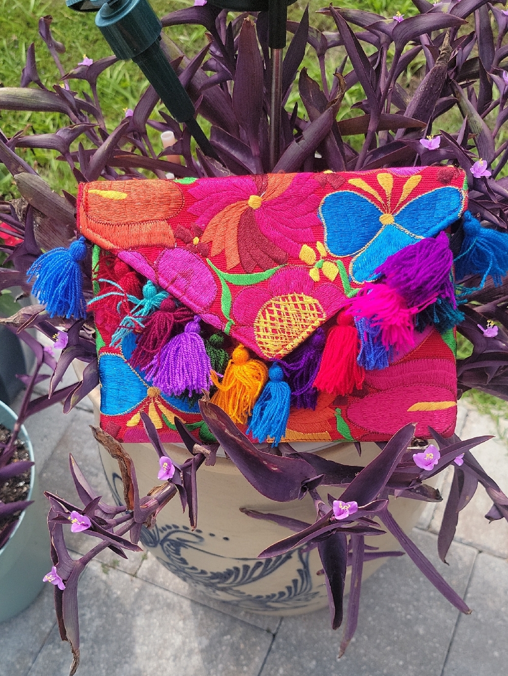 Colorful Embroidered Tassel Clutch Bag - Pink & Multicolor